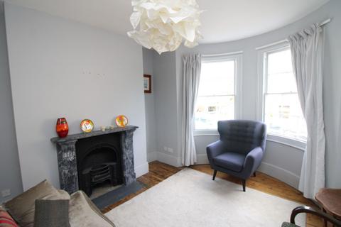 4 Guildford Lawn, Ramsgate, CT11 9AY