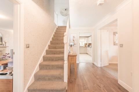 17 Yeomanry Close, Sutton Coldfield, B75 7HN
