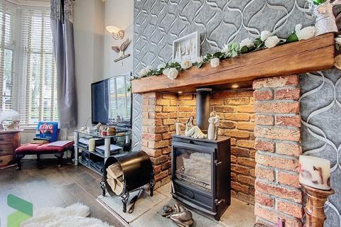 62 Blackburn Road, Darwen, BB3 1QJ