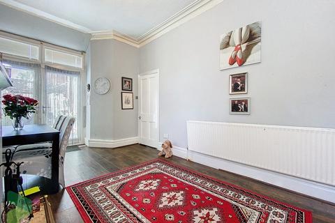62 Blackburn Road, Darwen, BB3 1QJ