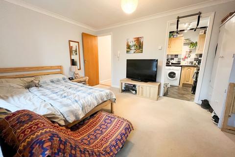 Studio for sale, Meon Close, Petersfield GU32