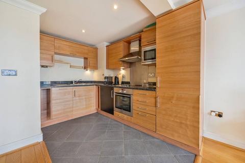 1 bedroom flat for sale, Bridge Road, East Molesey, KT8