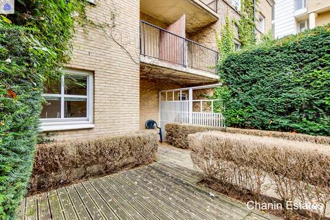 4 bedroom townhouse to rent, Queen Of Denmark Court, London SE16