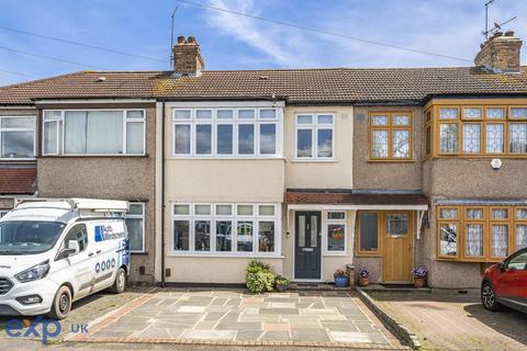 15 Chestnut Glen, Hornchurch, RM12 4HL