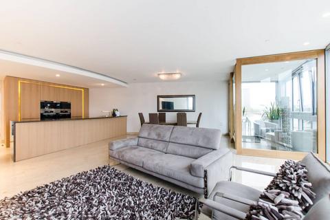 2 bedroom flat for sale, St Georges Wharf, Nine Elms, London, SW8