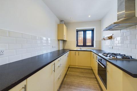 Flat 2, 14 High Street, Haslemere, GU27 2JE