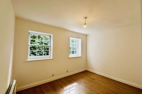 2 bedroom lodge to rent, Chapelfields, Haywards Heath