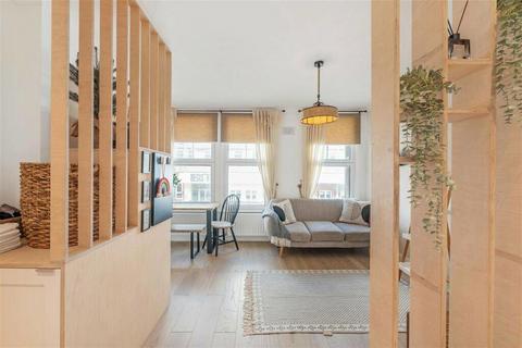 Flat 1, Trafalgar House, 61 - 63 Beckenham Road, Beckenham, BR3 4PS
