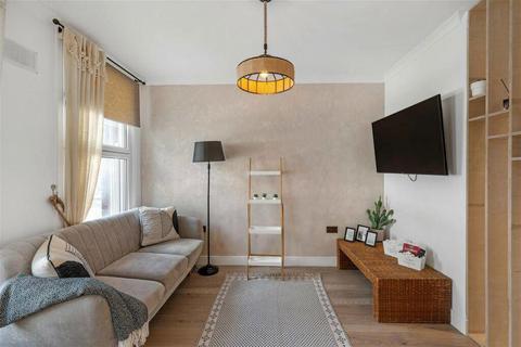 Flat 1, Trafalgar House, 61 - 63 Beckenham Road, Beckenham, BR3 4PS