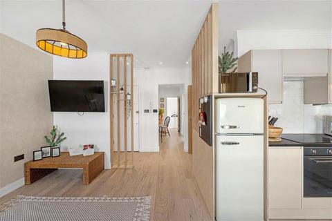 Flat 1, Trafalgar House, 61 - 63 Beckenham Road, Beckenham, BR3 4PS