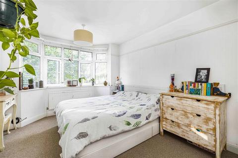 21 Madison Gardens, Bromley, BR2 0SJ