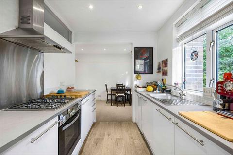 21 Madison Gardens, Bromley, BR2 0SJ