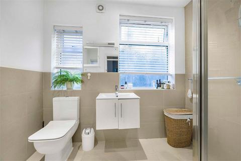 21 Madison Gardens, Bromley, BR2 0SJ