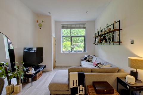 2 bedroom apartment for sale, Allerton Park, Leeds, LS7