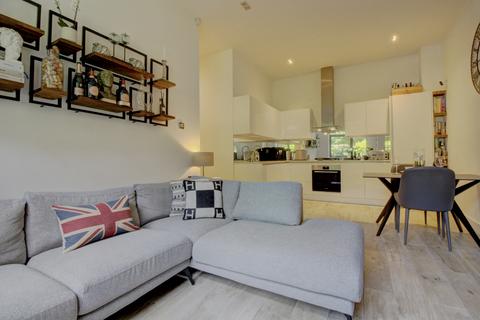 2 bedroom apartment for sale, Allerton Park, Leeds, LS7