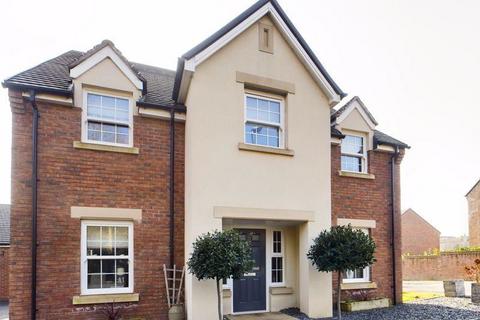 3 Abbots Gate, Lydney, GL15 4BQ