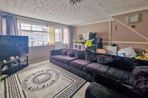 3 bedroom terraced house for sale, Orchard Close, Willenhall