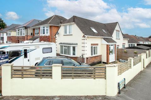 4 bedroom detached house for sale, Wynford Road, Bournemouth BH9