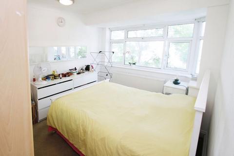 3 bedroom terraced house for sale, Carr Road, Northolt