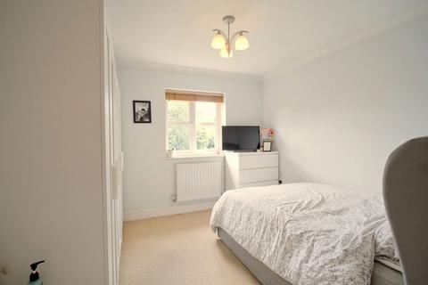 4, Carpenters Court The Crescent, Mortimer Common, Reading, RG7 3QS