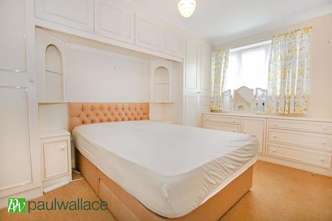 10 Denny Gate, Cheshunt, Waltham Cross, EN8 0XF