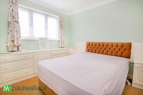 10 Denny Gate, Cheshunt, Waltham Cross, EN8 0XF