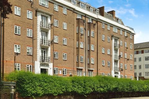 3 bedroom apartment to rent, Shoot Up Hill, London NW2