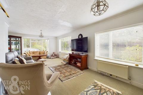 4 bedroom detached bungalow for sale, Fakenham Road, Taverham, Norwich