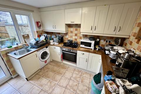 1 bedroom in a house share to rent, Queen Ediths Way