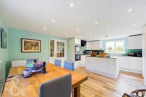 6 bedroom detached house for sale, Denton Road, Bedingham, Bungay