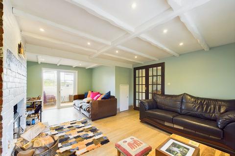 Meadow Cottage Denton Road, Bedingham, Bungay, NR35 2AU