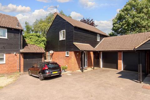 4 bedroom detached house for sale, Cosy Corner, Aston Clinton