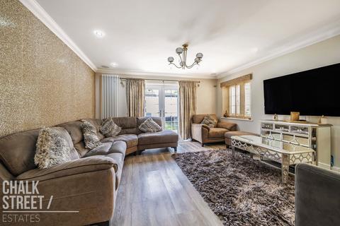 8 Lime Close, Romford, RM7 7BD