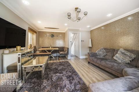 8 Lime Close, Romford, RM7 7BD