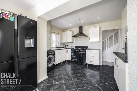 8 Lime Close, Romford, RM7 7BD