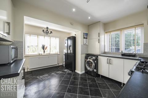 8 Lime Close, Romford, RM7 7BD