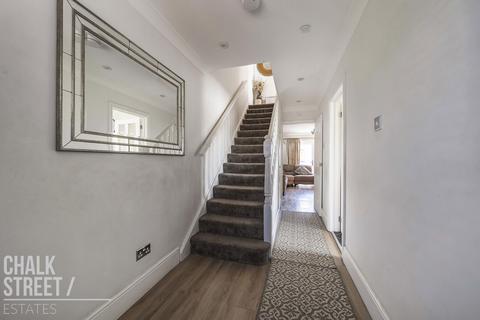 8 Lime Close, Romford, RM7 7BD