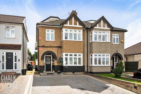 4 bedroom semi-detached house for sale, The Avenue, Hornchurch, RM12