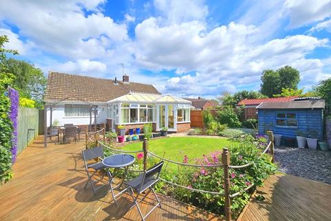 3 bedroom detached bungalow for sale, Mill Lane, Gloucester