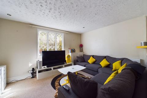 2 bedroom end of terrace house for sale, Melbourne Street East, Gloucester