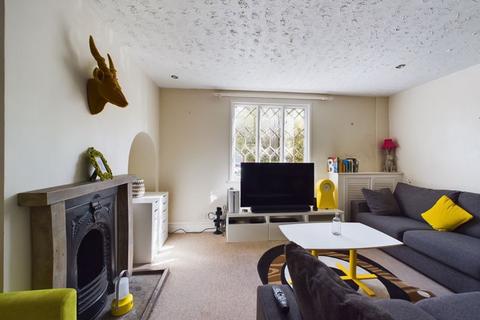 2 bedroom end of terrace house for sale, Melbourne Street East, Gloucester