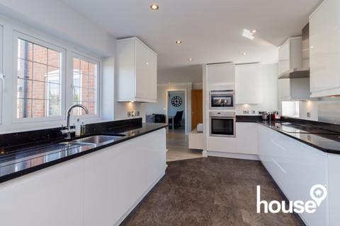 16 Hustlings Drive, Eastchurch, Sheerness, ME12 4JX