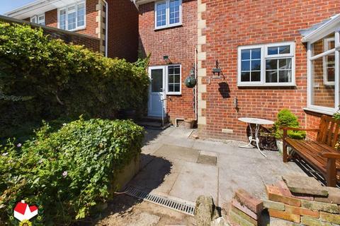 27 Fosse Close, Abbeymead, Gloucester, GL4 5EF