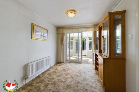 27 Fosse Close, Abbeymead, Gloucester, GL4 5EF