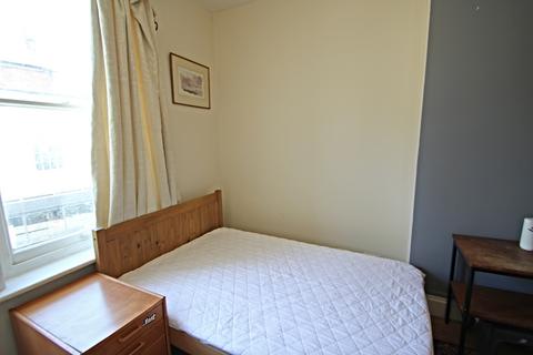 Studio to rent, Jewry Street