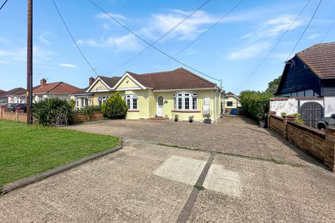 4 bedroom semi-detached house for sale, Windsor Avenue, Stanford-le-hope SS17