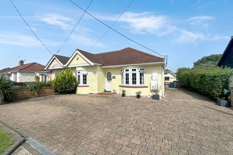 4 bedroom semi-detached house for sale, Windsor Avenue, Stanford-le-hope SS17