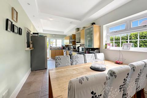 10 Windsor Avenue, Corringham, Stanford-le-hope, SS17 7NU
