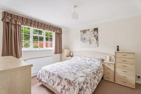 9 Lowdon Close, High Wycombe, HP11 1DN