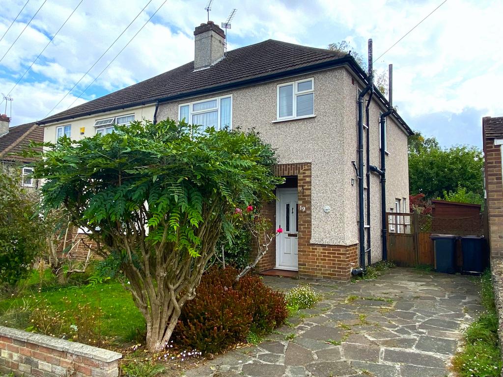 BROMLEY, KENT   Beautiful 3  bedroom semi detache